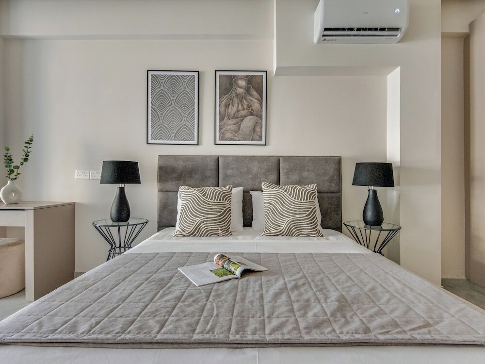 Sanders Crystal - Darling 2-bdr Apt w Balcony — фото 5