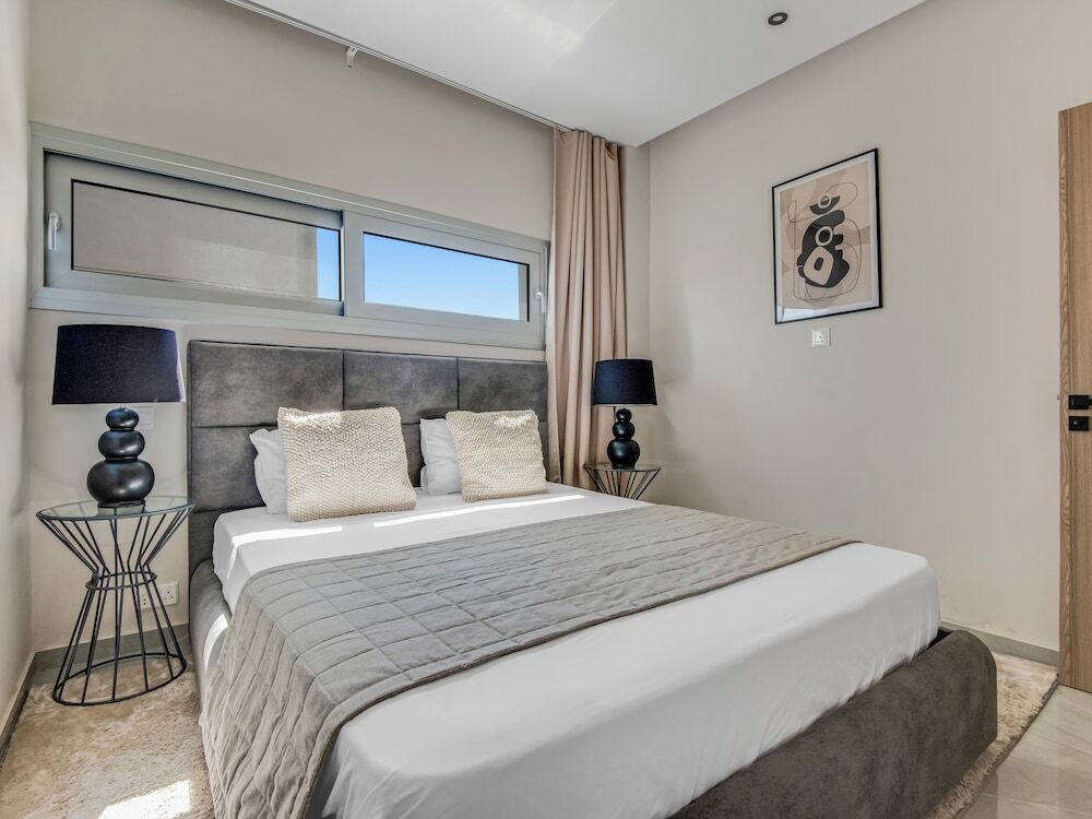 Sanders Crystal - Darling 2-bdr Apt w Balcony — фото 6