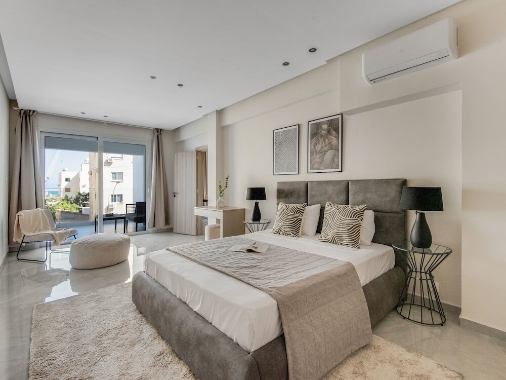 Ларнака: Sanders Crystal - Darling 2-bdr Apt w Balcony