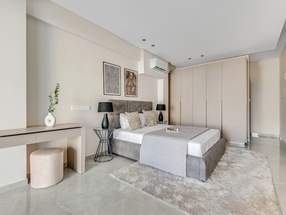 Sanders Crystal - Darling 2-bdr Apt w Balcony — фото 4