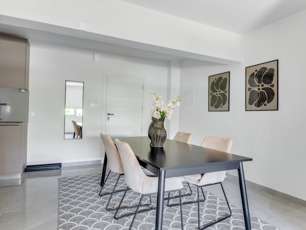 Ларнака: Sanders Crystal - Great 1-bdr Apt w City View