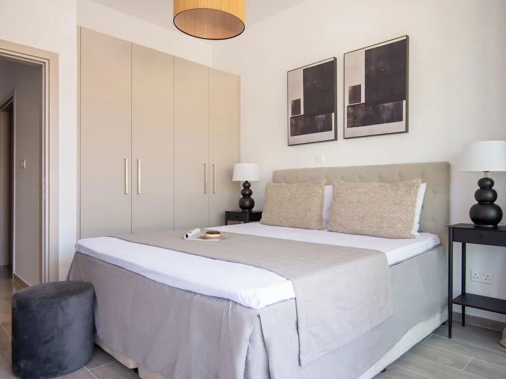 Sanders River Plaza - Airy 1 Bedroom Apartment With Balcony — фото 4