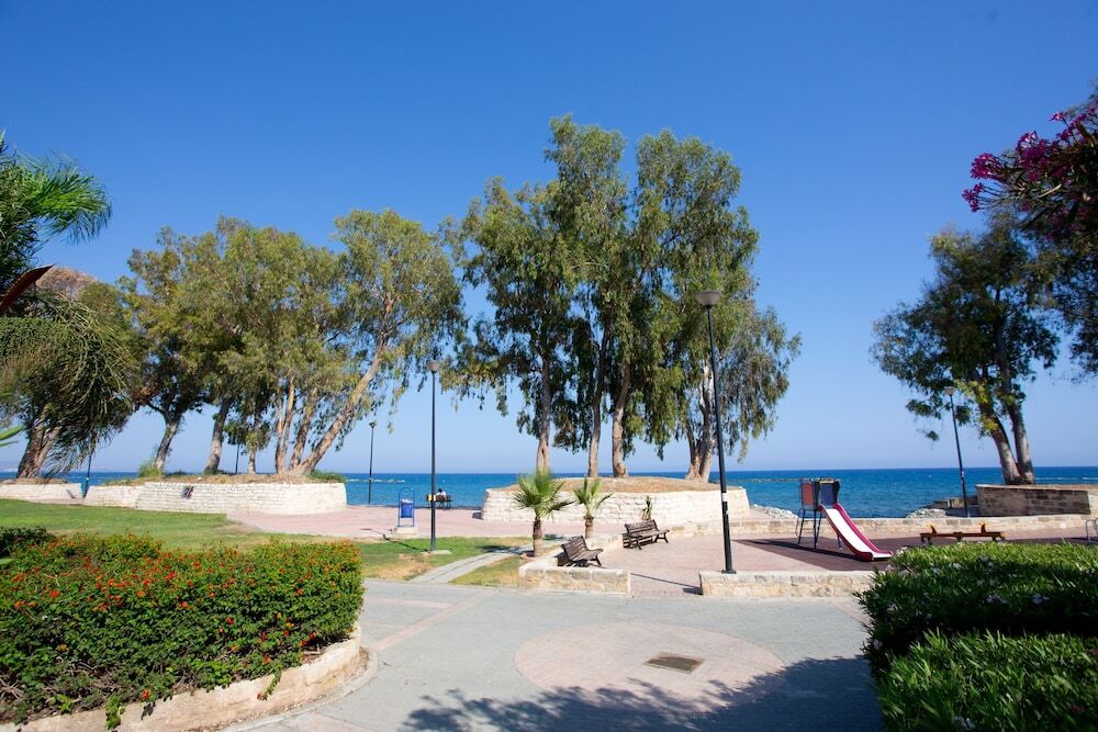 Гермасойя: Galatex Beach Living