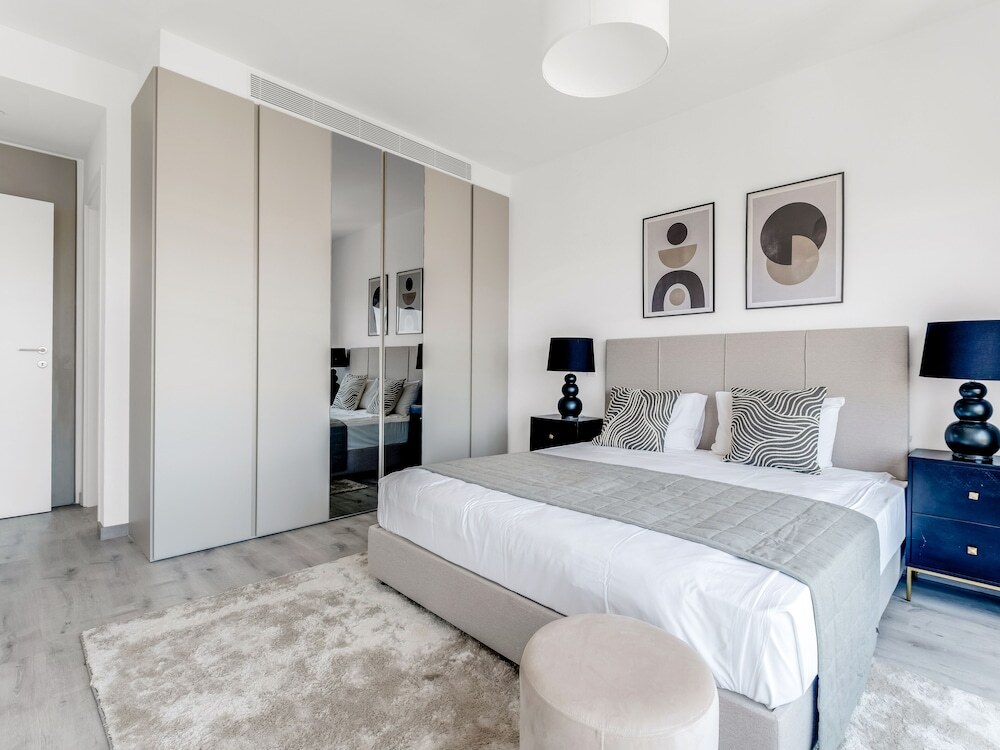 Лимассол: Sanders Park Central - Nice 2-Bdr Apt W Balcony