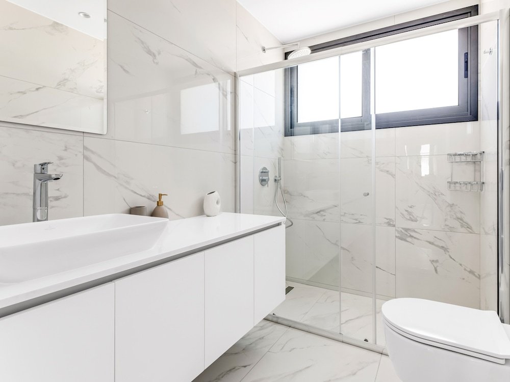 Лимассол: Sanders Park Central - Modern 3-bdr. Apt. w/ Rooftop