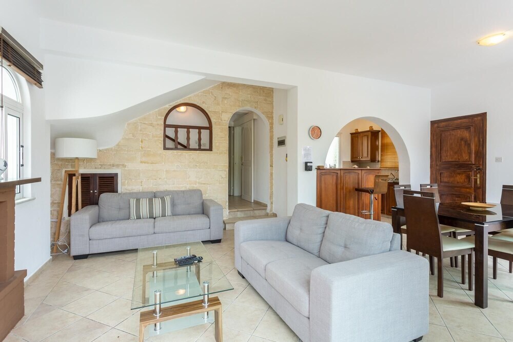 Villa Chrysanthemum Large Private Pool Walk to Beach A C Wifi — фото 2