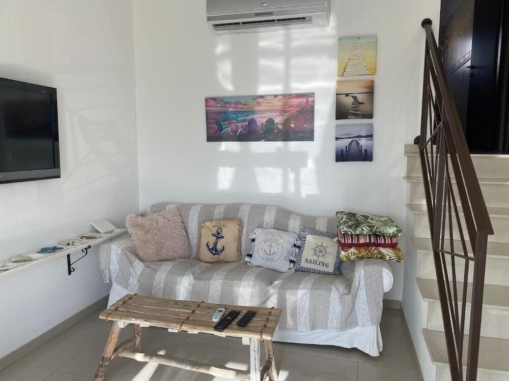 Ороклини: Two Bedroom Duplex With Mountain and Sea View