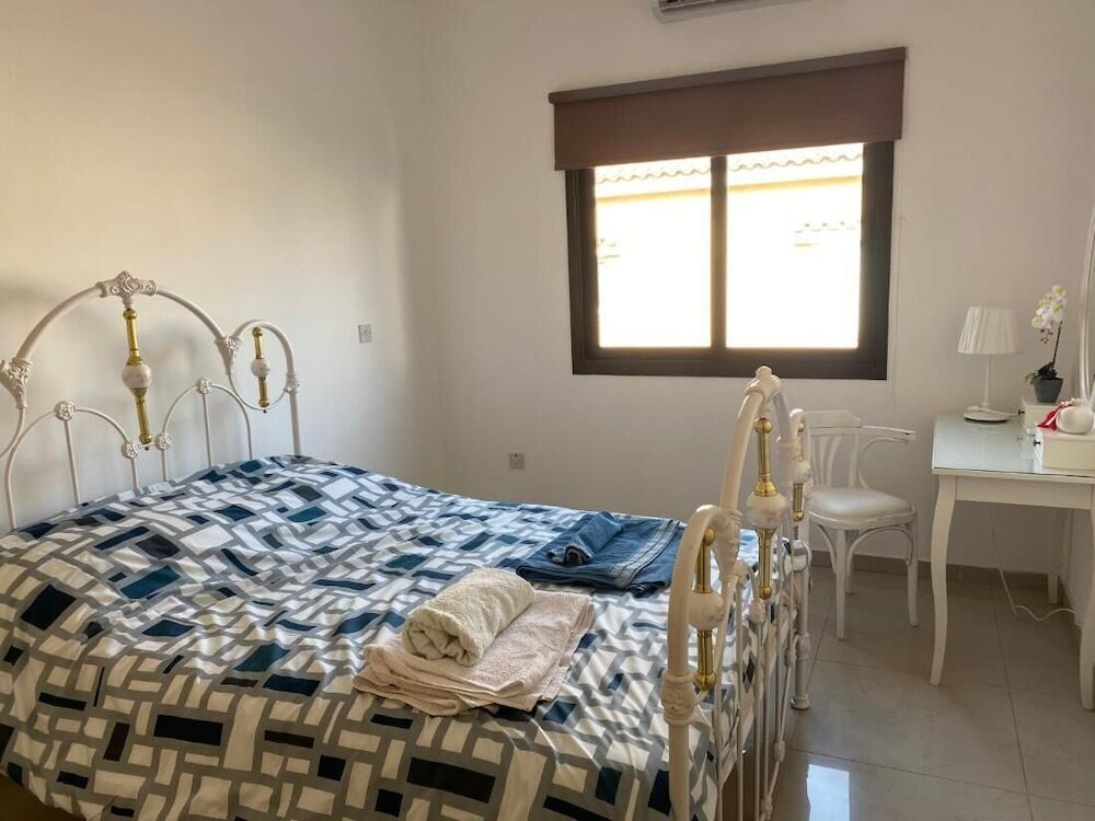 Ороклини: Two Bedroom Duplex With Mountain and Sea View