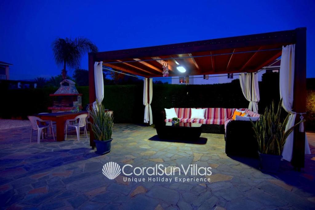 Пейя: Family Villa Short Walk To Coral Bay Strip 5 Min and Pub, Shops etc