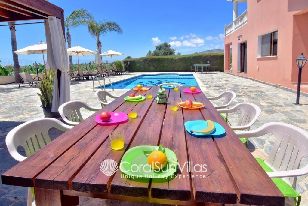 Пейя: Family Villa Short Walk To Coral Bay Strip 5 Min and Pub, Shops etc