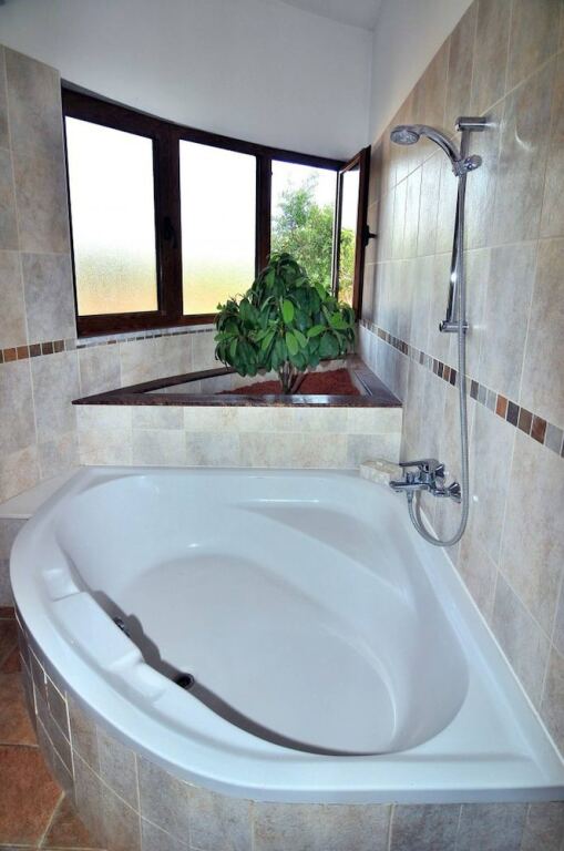 Пейя: Impressive Large Villa Huge Heated Pool Garden