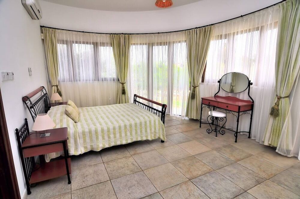 Пейя: Impressive Large Villa Huge Heated Pool Garden
