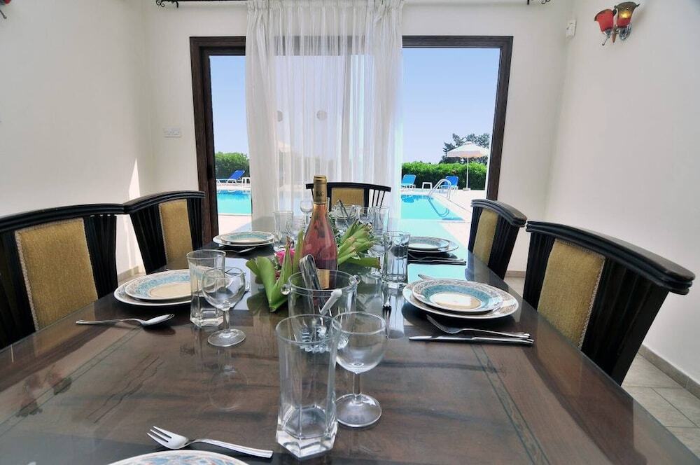 Пейя: Impressive Large Villa Huge Heated Pool Garden