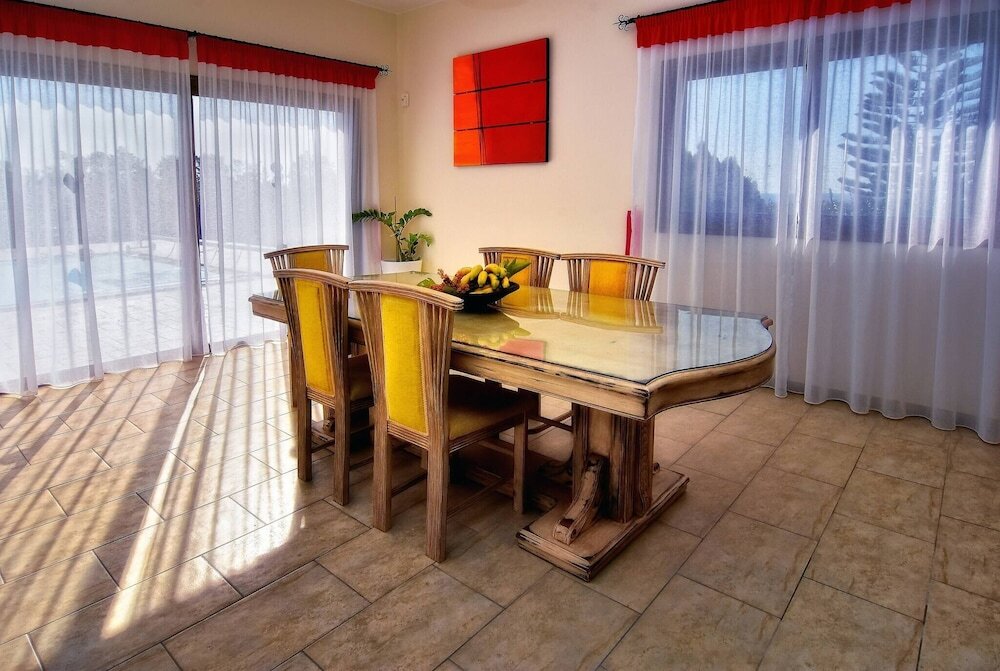 Пейя: Impressive Large Villa Huge Heated Pool Garden