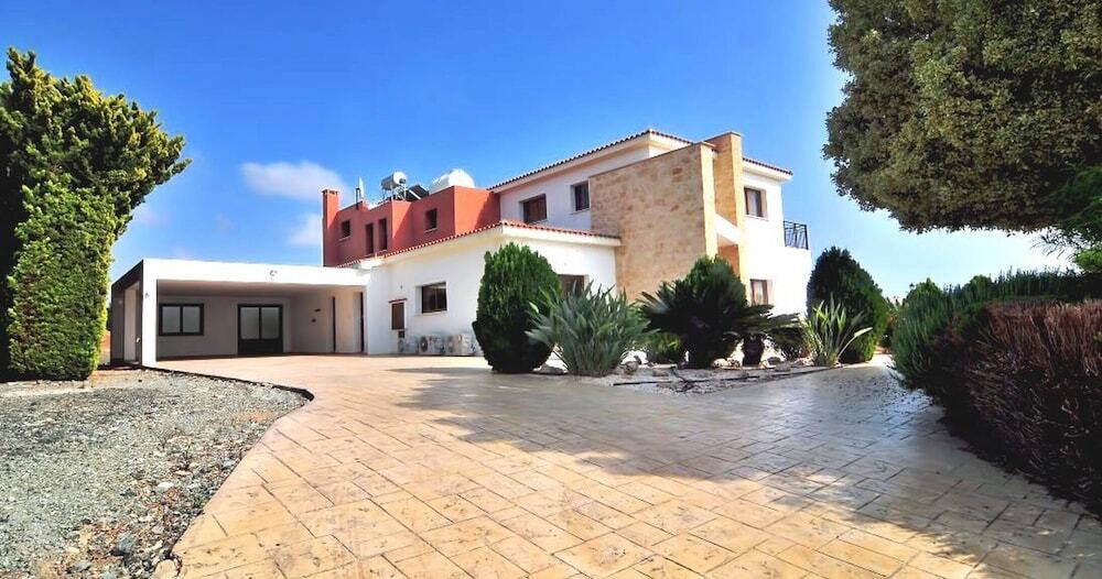 Пейя: Impressive Large Villa Huge Heated Pool Garden