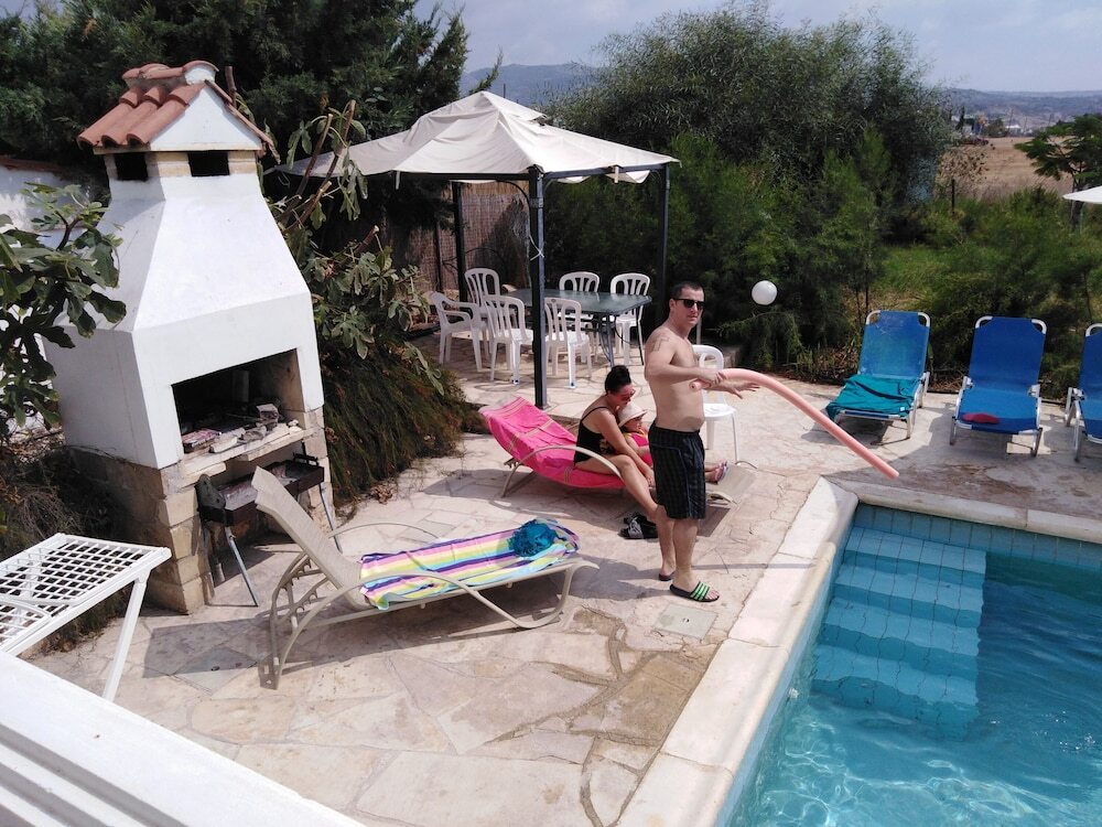 Huge ! Lovely! Private! Villa in The Heart Of Coral Bay! Car Not Essential ! — фото 5