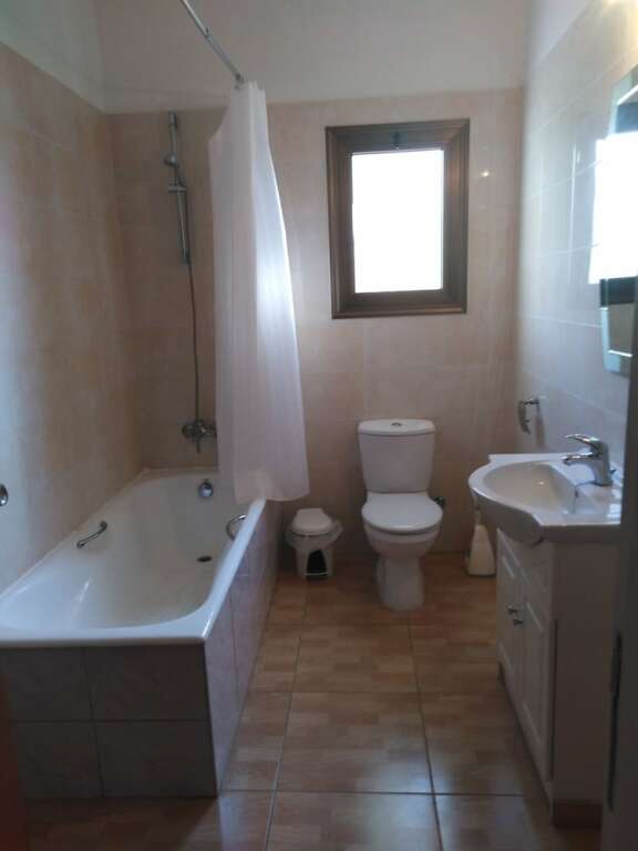 Huge ! Lovely! Private! Villa in The Heart Of Coral Bay! Car Not Essential ! — фото 3