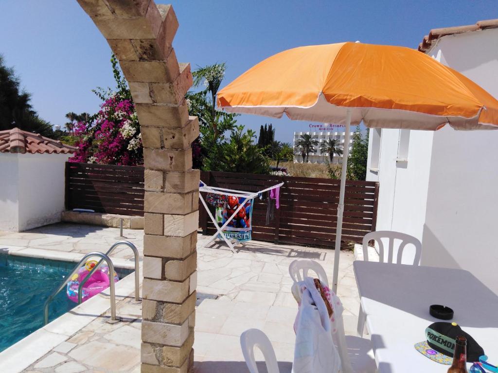 Пейя: Lovely six Bedroom Villa in Coral Bay