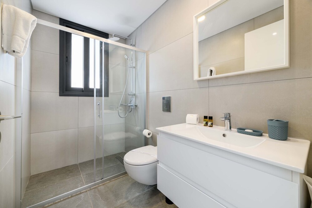 Протарас: By The Beach - Sunstone Seaview Villa