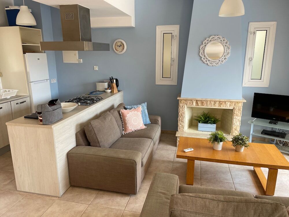 Паралимни: Malama Beach Villa With Private Pool Great Location