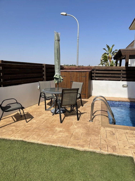 Паралимни: Beautiful Villa With Pool in Ayia Triada, Cyprus