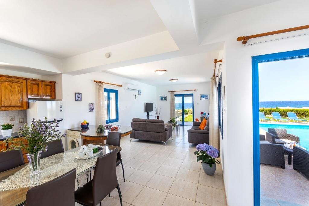 Помос: Diana Seaside Villas