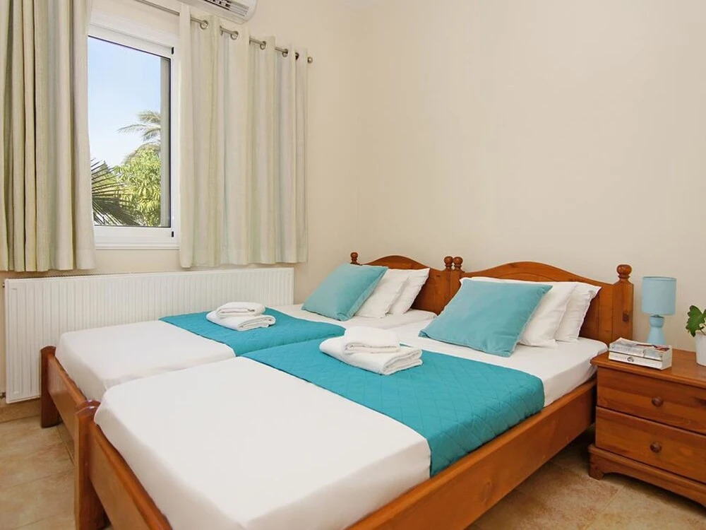 Паралимни: Cleopatra Paralimni in Paralimni
