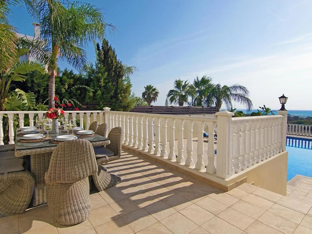 Паралимни: Cleopatra Paralimni in Paralimni