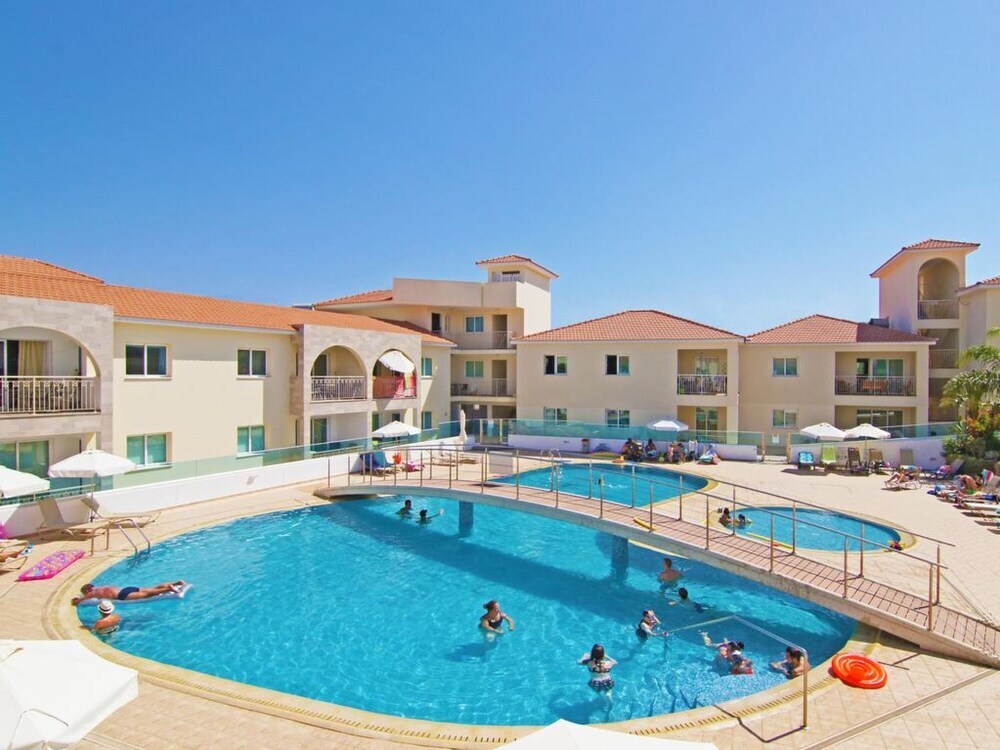 Паралимни: Olivia Paralimni in Paralimni