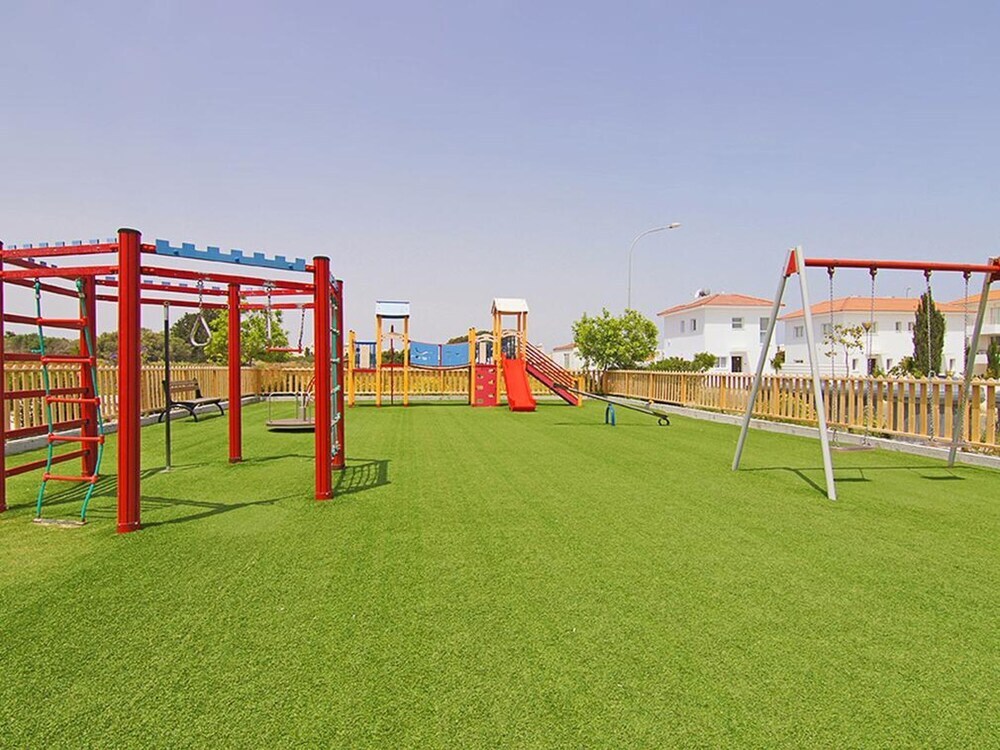Паралимни: Mariada Paralimni in Paralimni