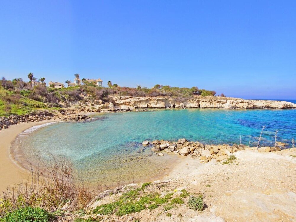 Паралимни: Mariada Paralimni in Paralimni