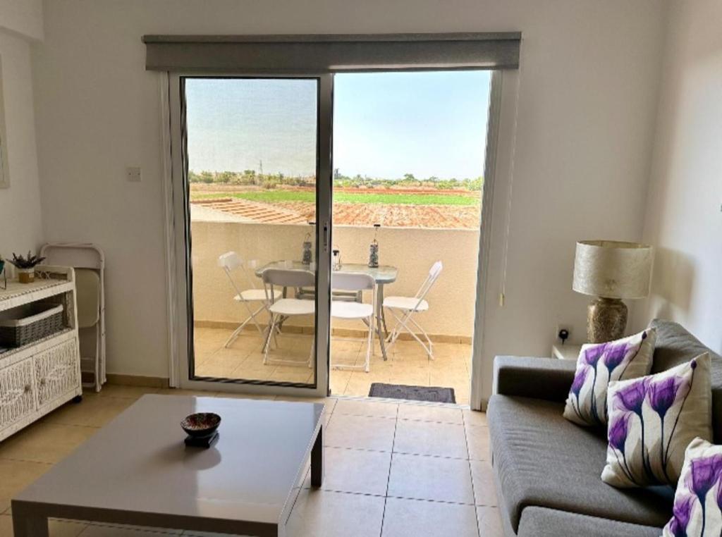 Сотира: Stunning Spacious 2-bed Apartment in Liopetri