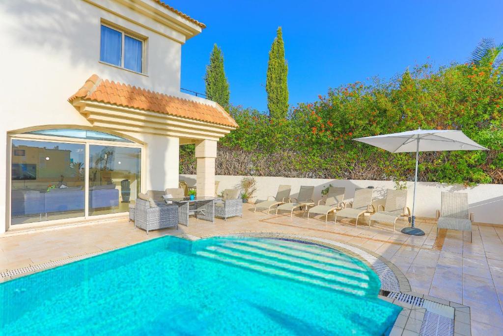Паралимни: Villa Sapfo in Protaras