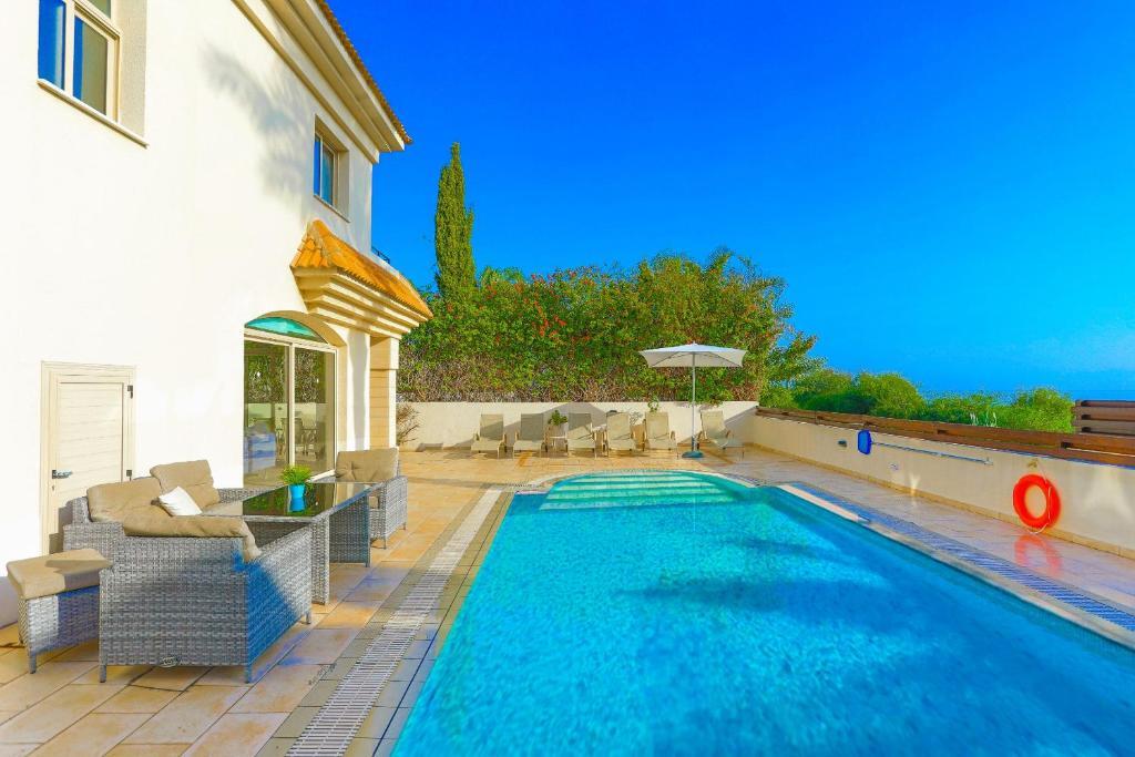 Паралимни: Villa Sapfo in Protaras