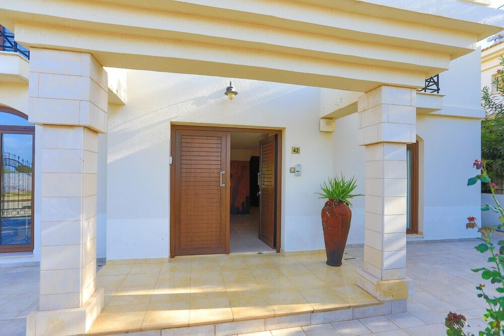 Паралимни: Luxury Villa Dioni in Paralimni