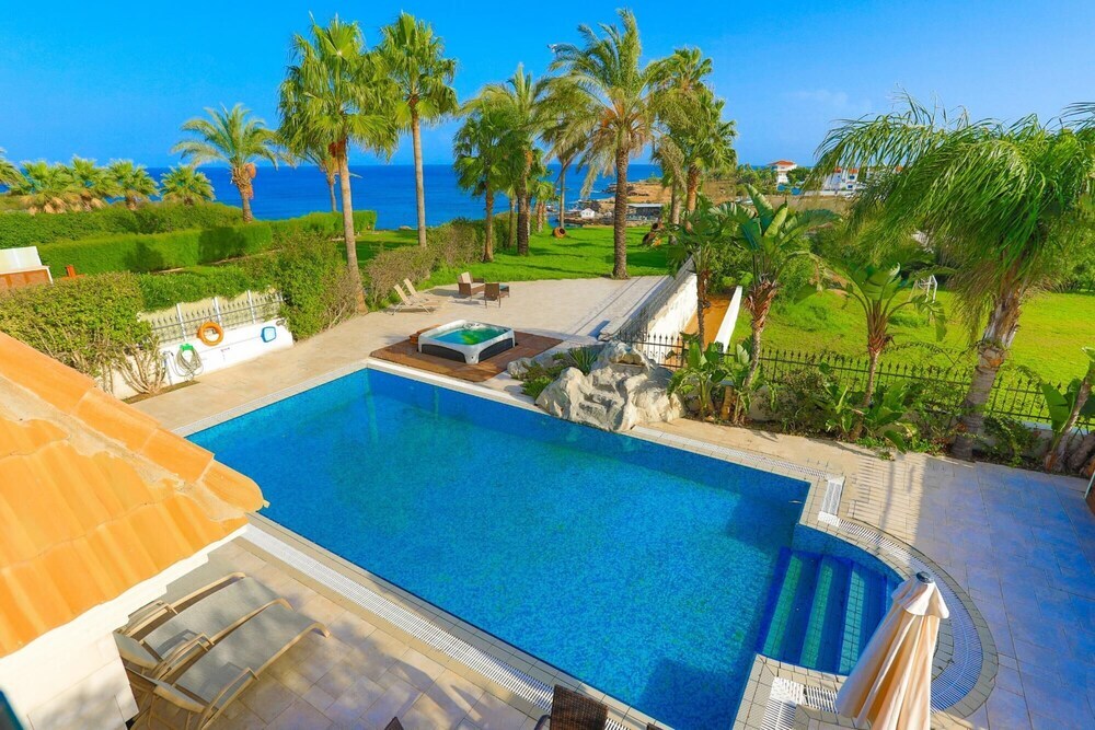 Паралимни: Luxury Villa Dioni in Paralimni