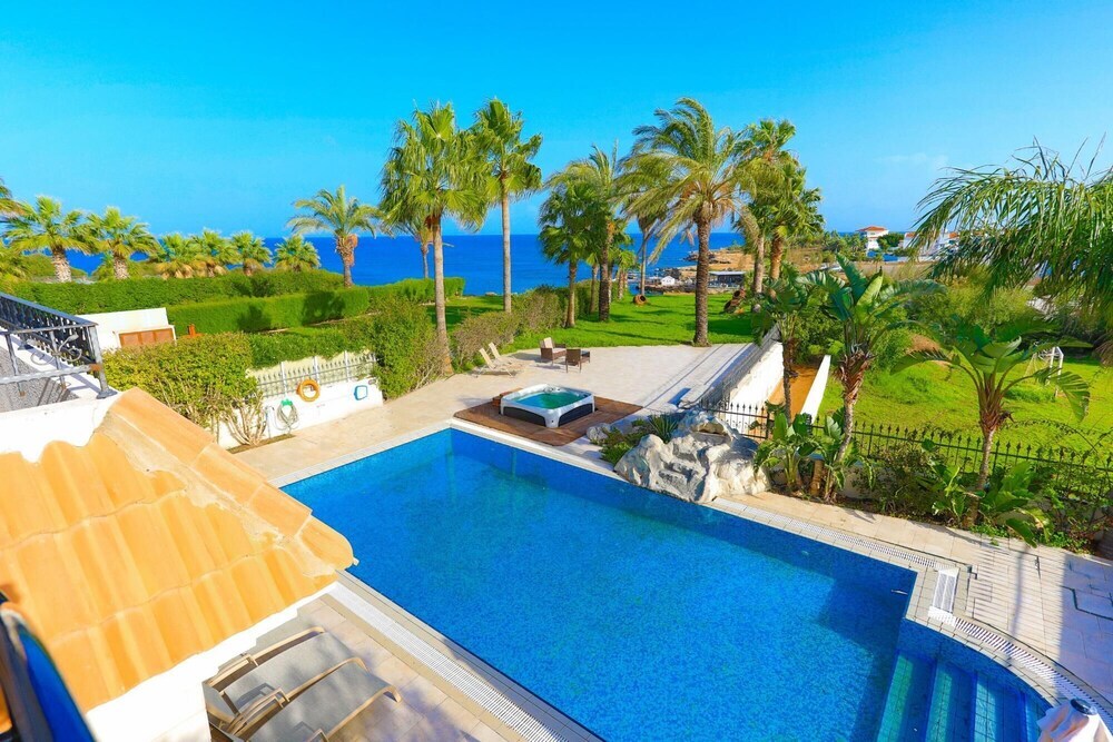 Паралимни: Luxury Villa Dioni in Paralimni