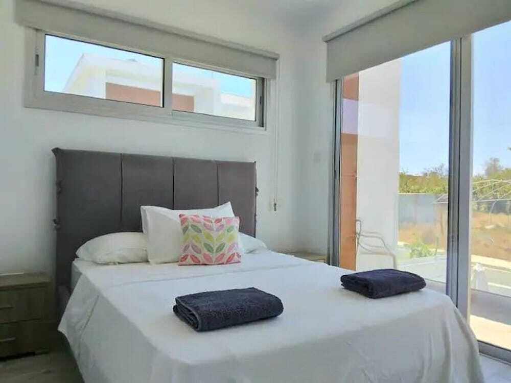 Паралимни: Beautiful Detached Modern Villa With Pool