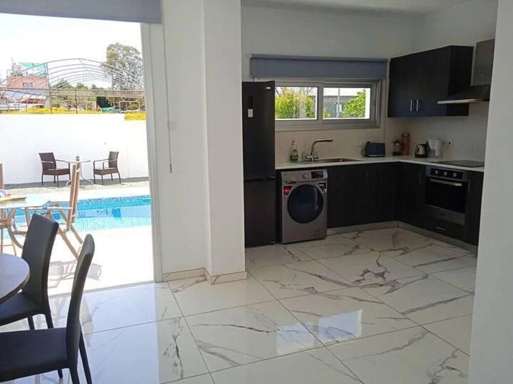 Паралимни: Beautiful Detached Modern Villa With Pool