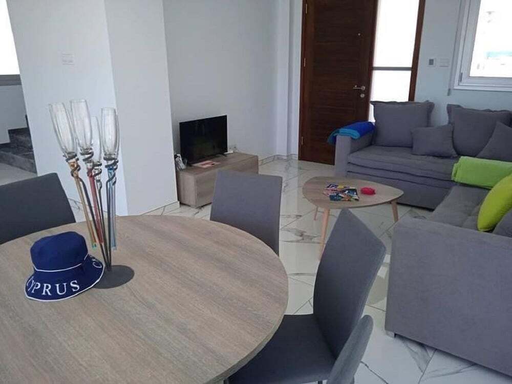 Паралимни: Beautiful Detached Modern Villa With Pool