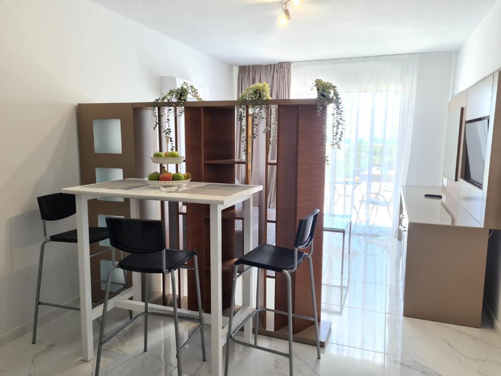Паралимни: Fotoxenia Luxury Apts