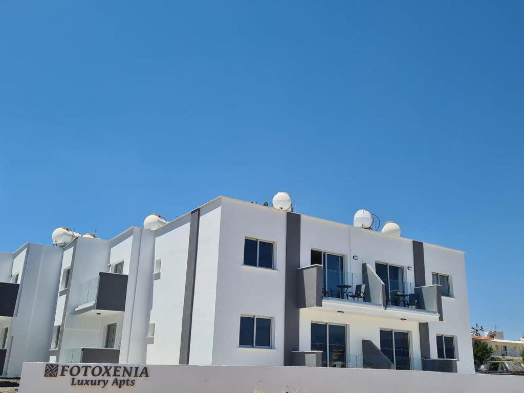 Паралимни: Fotoxenia Luxury Apts
