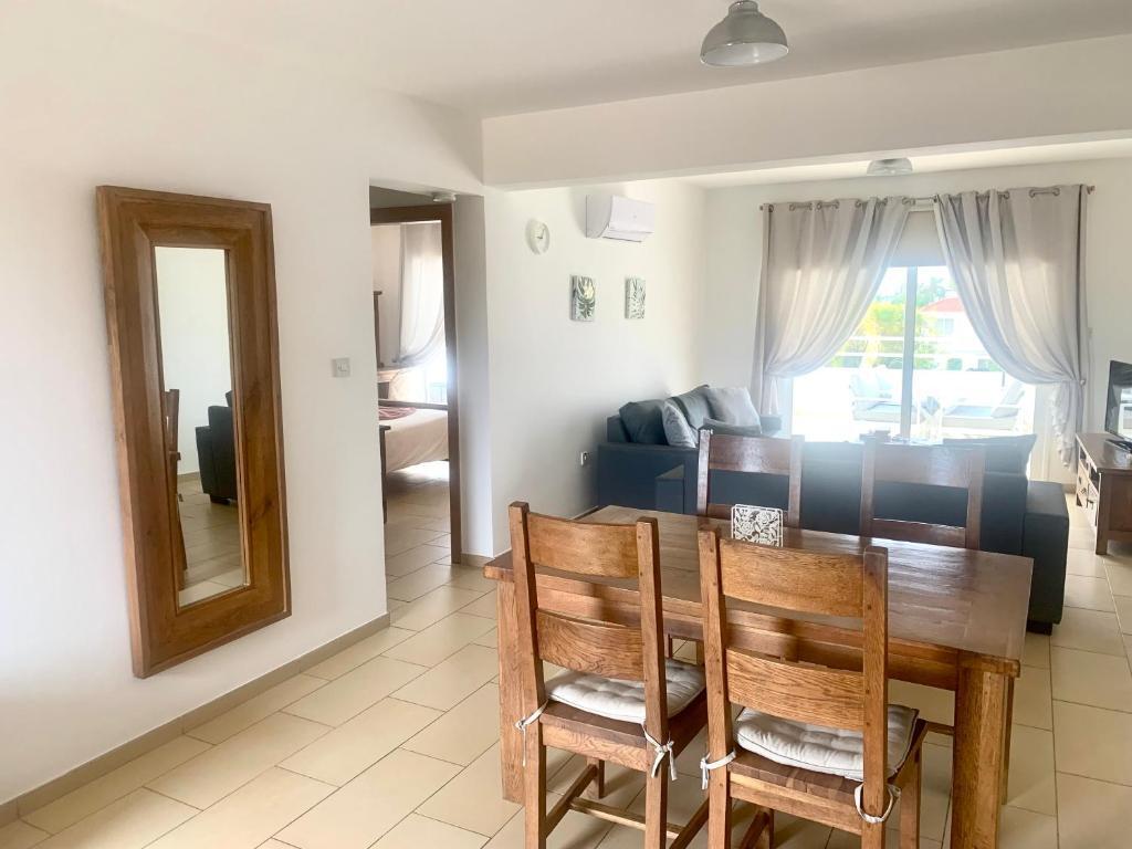 Айя-Напа: Nissi Sandy Bay C09