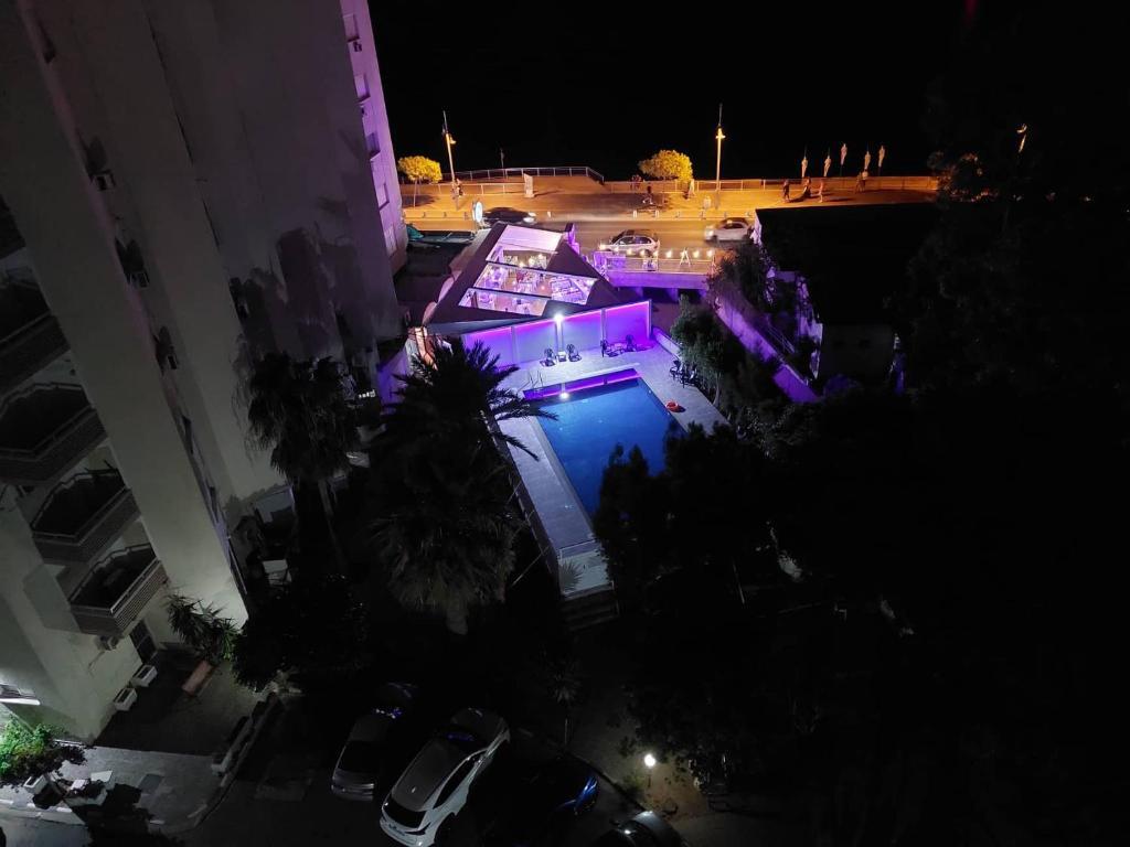Ларнака: Luxury Penthouse 1BR-Seafront-Seasonal Pool-Central