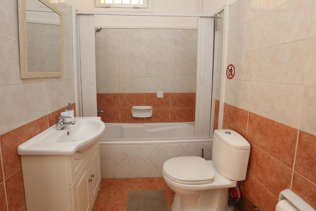 Cozy Holiday Apartment In Larnaca Near Foinikoudes — фото 5