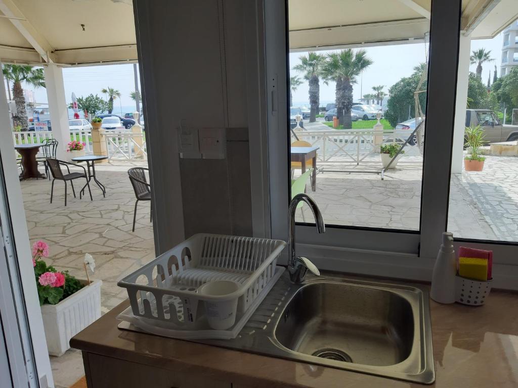 Ларнака: ZORBAS Sea View No 5