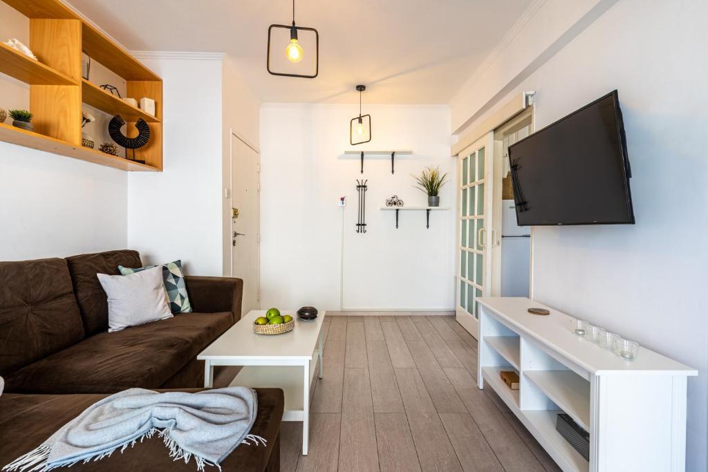 Ларнака: Rustic 1-BR Apt in Mackenzie-Larnaca