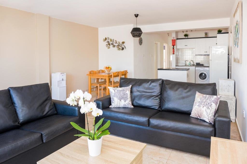 Паралимни: SOFIA APARTMENT 700m away from the beach