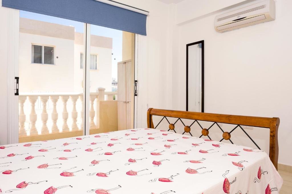 Паралимни: SOFIA APARTMENT 700m away from the beach