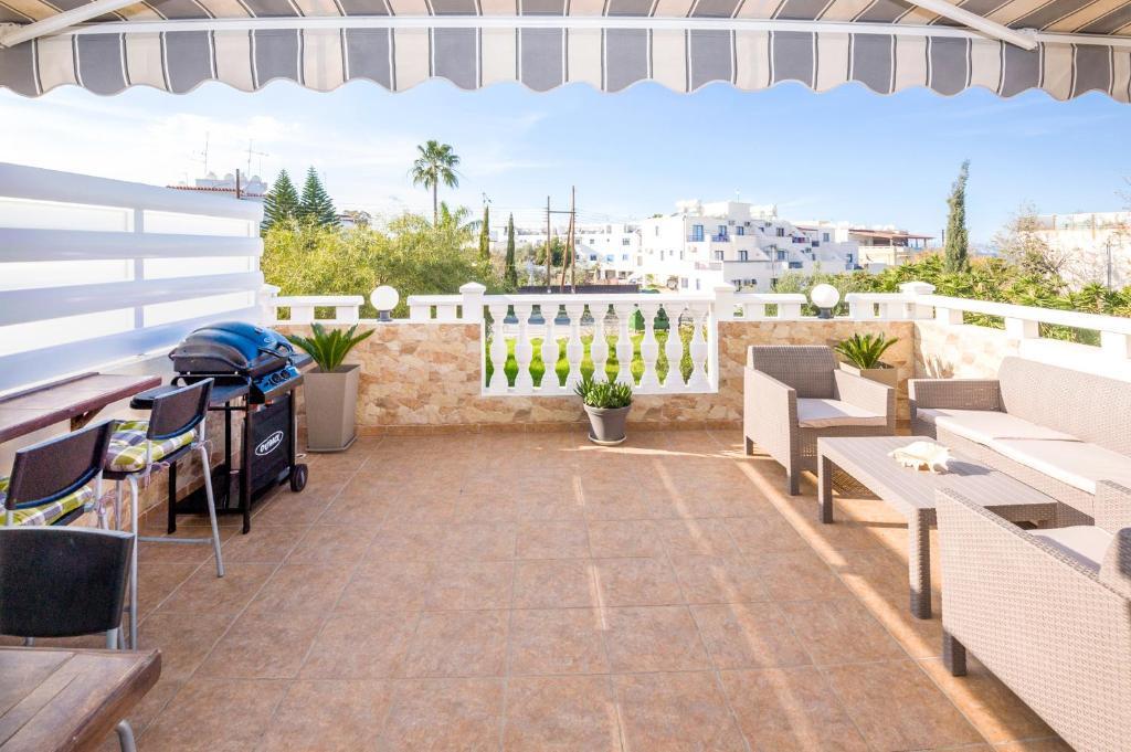 Паралимни: SOFIA APARTMENT 700m away from the beach
